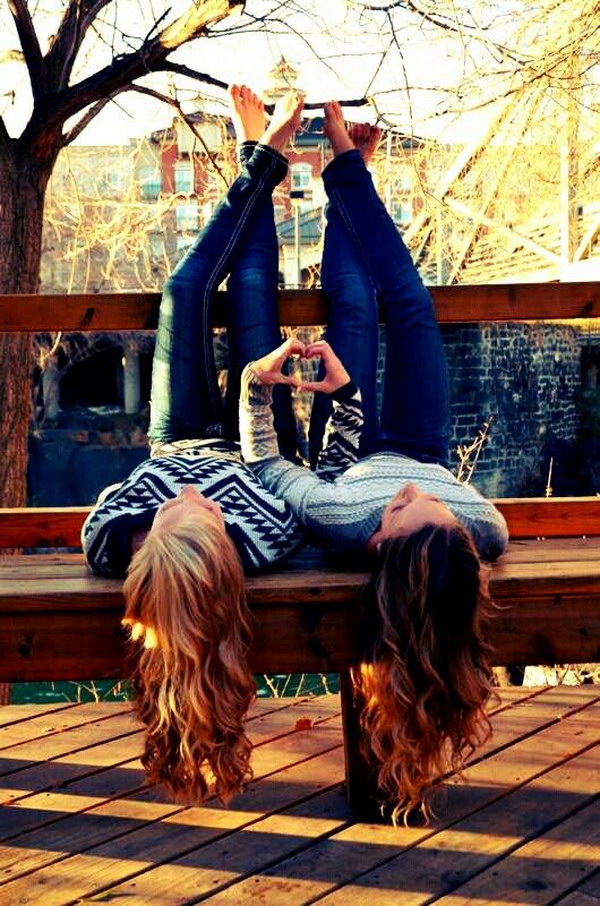 20 Fun And Creative Best Friend Photoshoot Ideas 2017