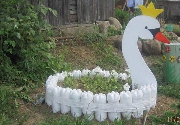 Поделки из пластиковых бутылок для сада и огорода фото и описание лебедь 61