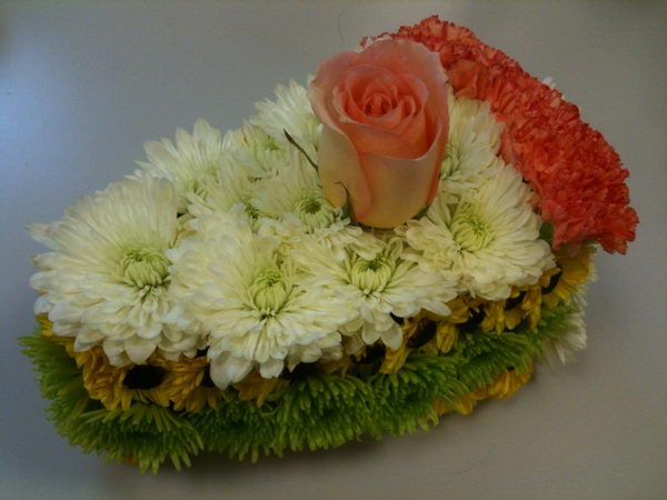 cake shaped flower arrangement 6 
