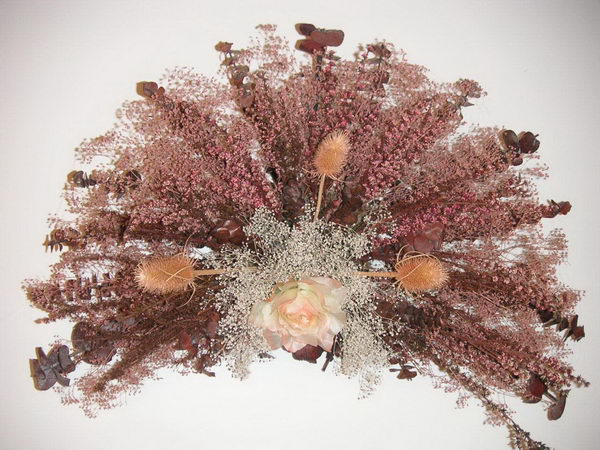 fan shaped flower arrangements 3