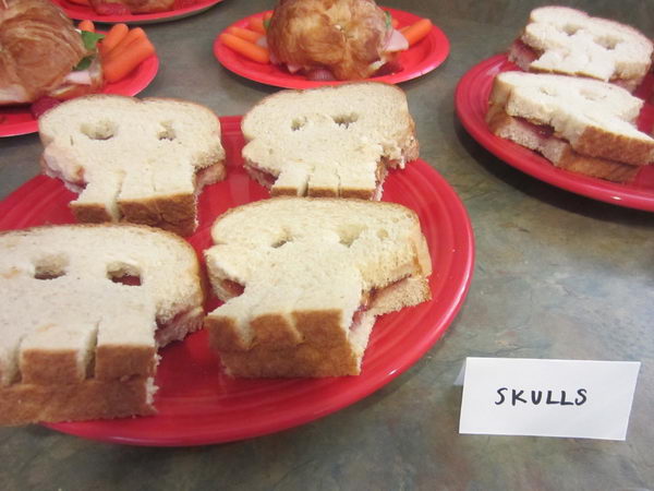 skull bread pirate party idea 35 