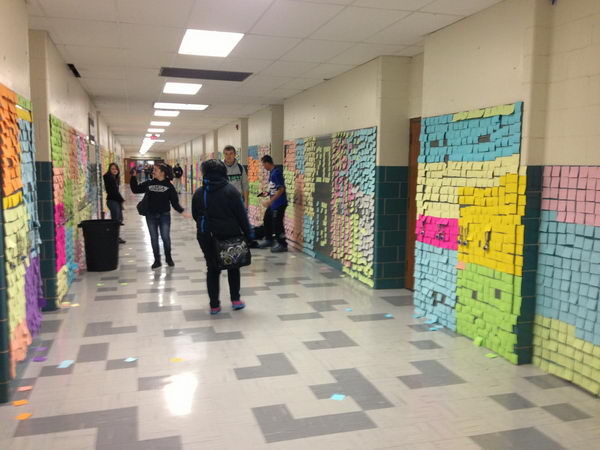 7 post it notes on wall