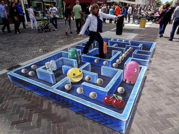 3D Pac Man Painting. Leon Keer created this amazing 3D street painting in Venlo, The Netherlands.