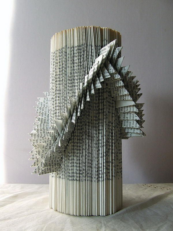 20 Cool Book Sculptures for Inspiration 2022