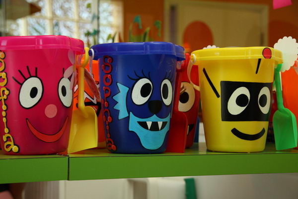 What’s great about Yo Gabba Gabba as a party theme is that it can work for a girl or a boy, it’s got a wonderful color pallet, and there’s awesome music. 