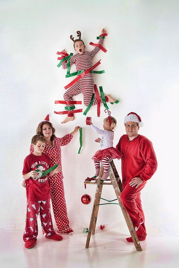 20 Fun and Creative Christmas Card Photo Ideas 2017