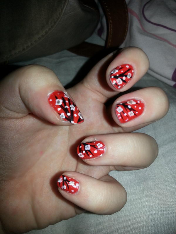 Pretty Flower Nail Art. These flower designs are so cute and make a regular manicure look like a piece of artwork. 