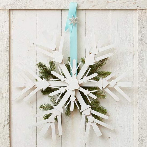 Wooden Snowflake Wreath. 