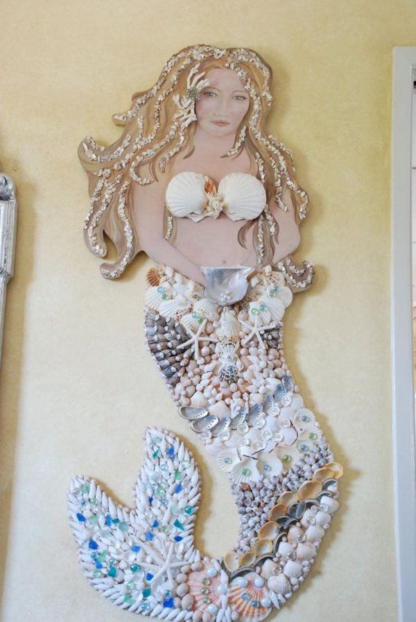 Seashells are a fun and inexpensive way to add color and texture to your decor. They can be easily turned into jewelries, candle holders, picture frames, chimes and lamps.