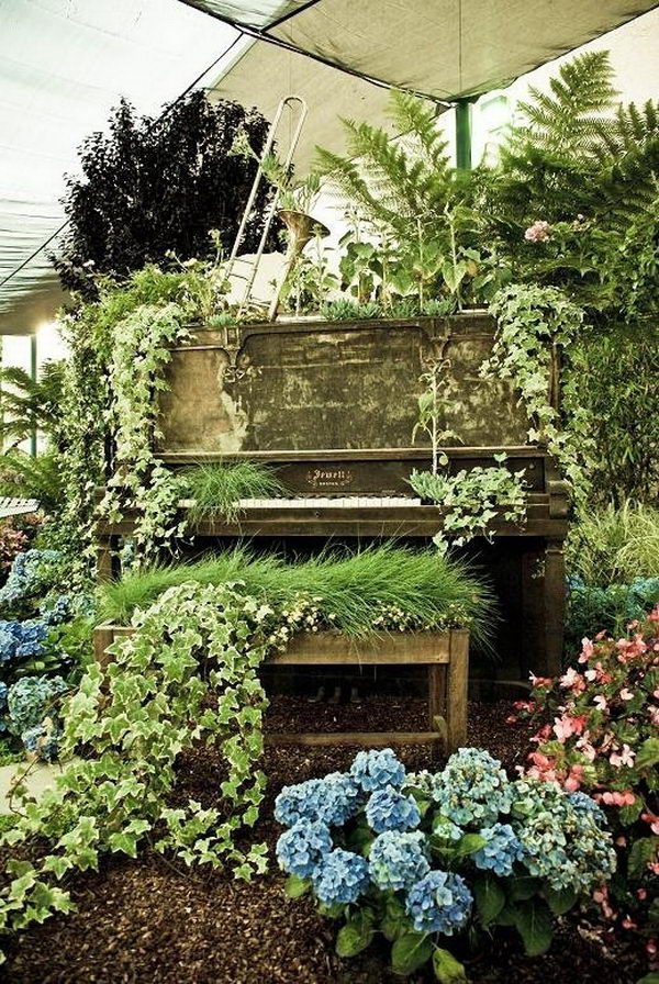 Creative Old Piano Repurposing Idea. Give your old piano a new life, and showcase your artwork to your friends.