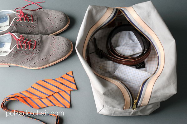 Dad's Travel Bag. Great gift for Dads who travels often. With this unique gift, your fashion conscious father or husband will always be in style even on the travel. See the step  by  step tutorial here.