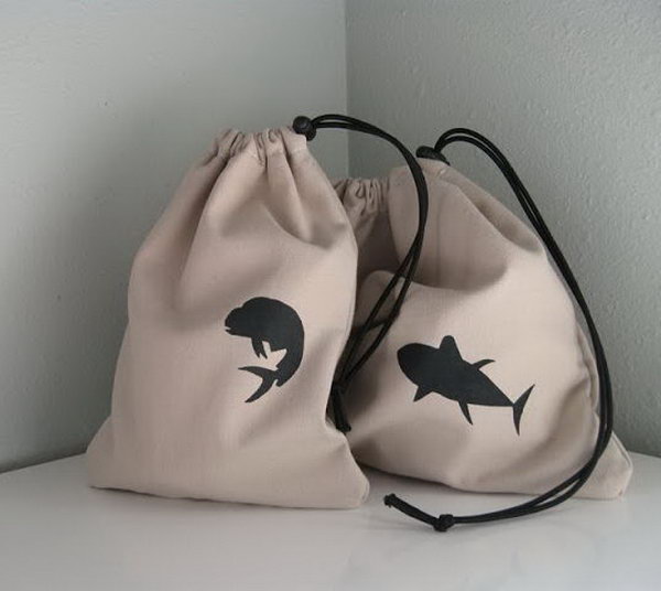 Fishing Reel Bags for Dad. If the men in your family have strong liking on fishing, then make this fishing reel bag for them. This is also a great gift for Father's day. Learn the tutorial here.