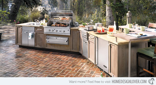 This Viking outdoor kitchen features a good view of landscape, surrounded by lots of trees. It will give the homeowners or the guests a great time outdoors.