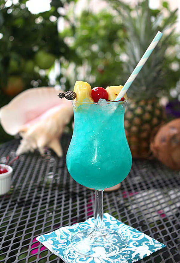 Blue Hawaii Cocktail 