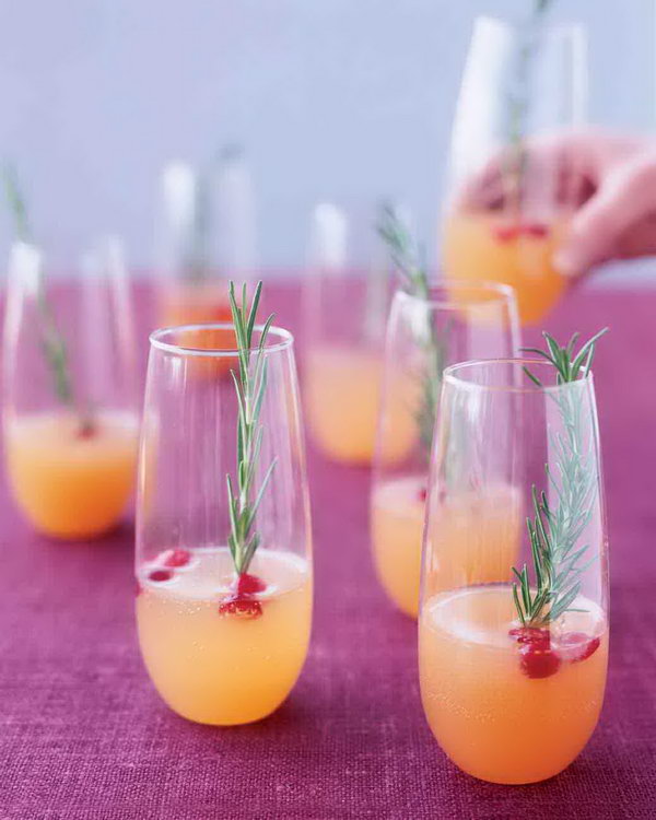 Sparkling Pear and Cranberry Cocktail 