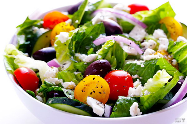 Greek Salad with Garlic Lemon Vinaigrette 