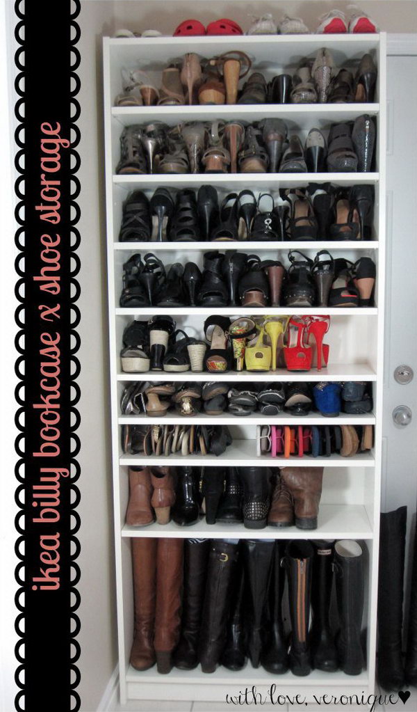 Clever Shoe Storage with IKEA BILLY Bookcase. Ottieni più spazio per le scarpe aggiungendo alcuni ripiani extra BILLY alla semplice libreria. Scopri altre istruzioni