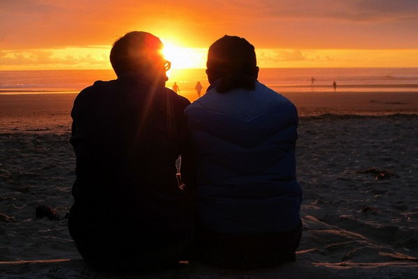 Watch the Sunset. Nothing is more fantastic than sharing the beautiful scenery with your loved one. It's unforgettable to watch the sunset together with your buddy. 
