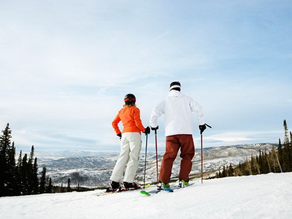 Snow Bunny. It's so cool to spending the afternoon with your girlfriend enjoying skiing or snowboarding. When it comes to the end of date, you can get her a warm drink by the fire to win her heart.