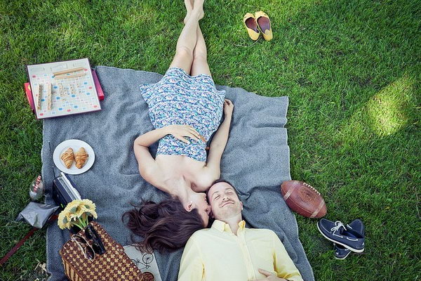 Go for a Picnic. It's trendy to take your buddy out for a picnic. You can relax on the lawn and enjoy the tasty food of her favorite flavor. 