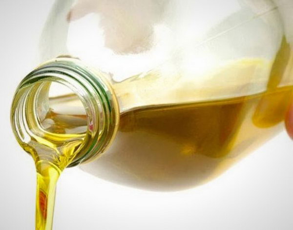 Olive Oil Cleaner for Polishning Stainless Steel, Repairing Scratched Leather and Polishing Wood Furniture. See more directions