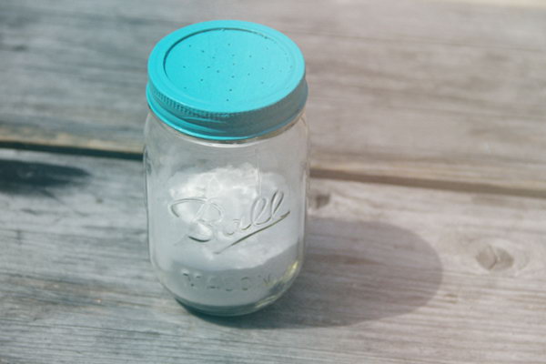 Peppermint Oil and Baking Soda Natural Air Freshener. Get the instructions