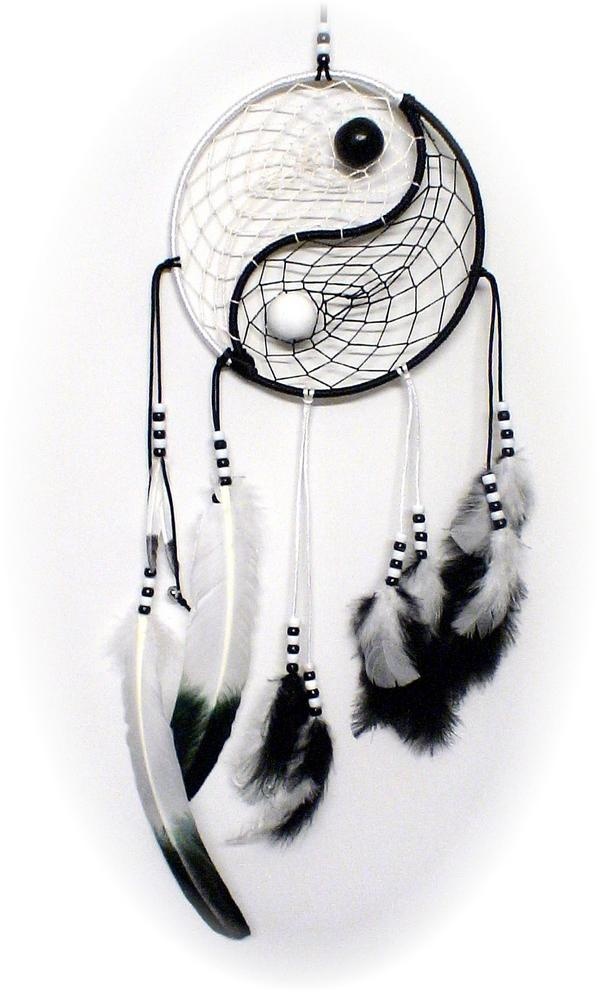 DIY Yin Yang Dream Catcher. 