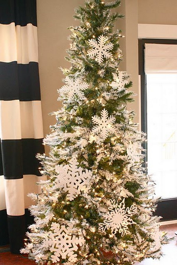 Snowflake Tree. White is always an excellent holiday choice.