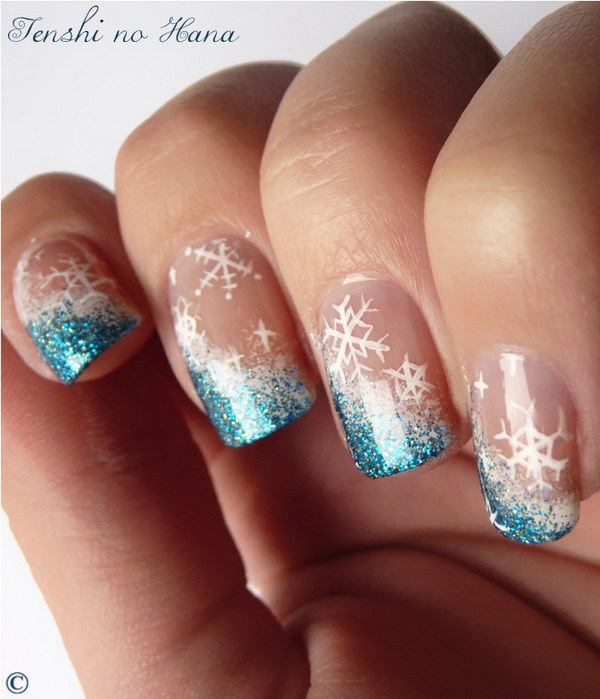 20 Pretty Christmas Nail Art Ideas &amp; Designs 2017