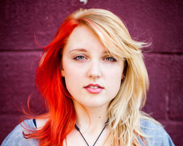 15 blonde hairstyles red highlights