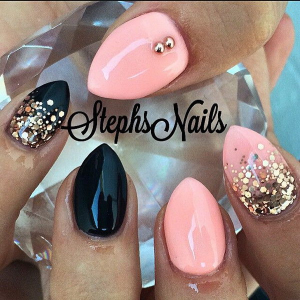 Baby Pink and Black Stiletton Nail con Accento Glitter.