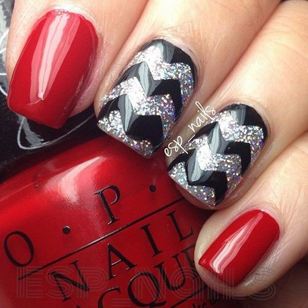 Diseño de uñas Chevron rojo y negro.