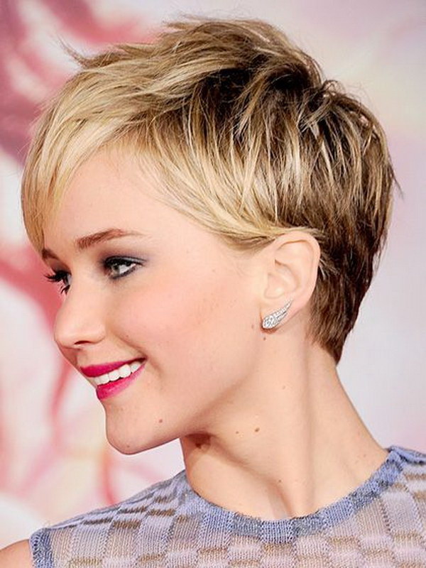 Short Layered Hairstyles For Women With Round Faces