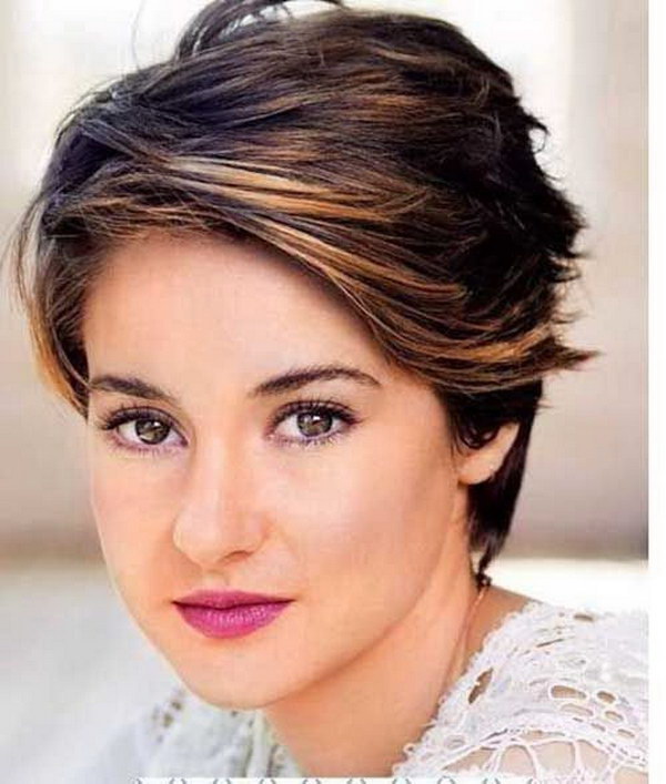 25 Beautiful Short Haircuts For Round Faces 2017