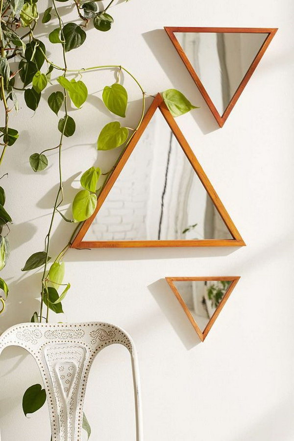 Pyramid Mirror Wall Art. 
