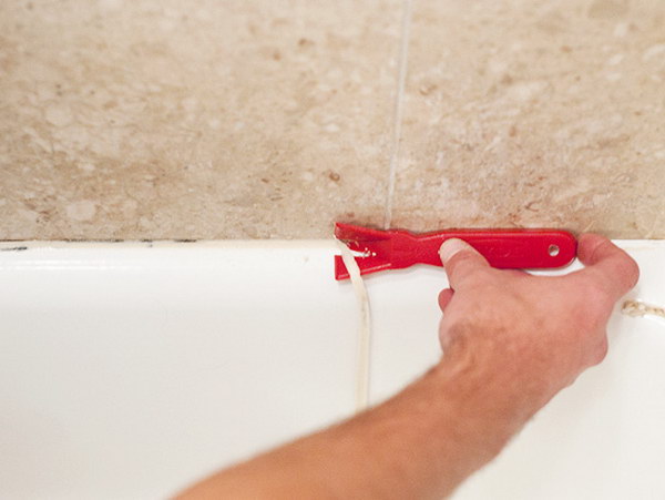 Remove Old Caulk Using The Right Method Of Approach.