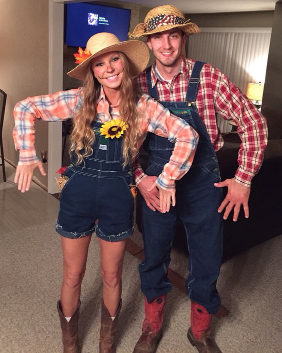 60+ Cool Couple Costume Ideas 2022