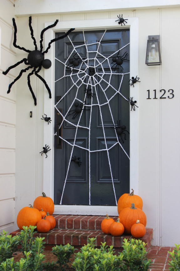 30+ Cute and Fun Halloween Door Decorating Ideas 2017