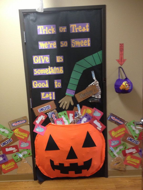 30 Cute And Fun Halloween Door Decorating Ideas 2022