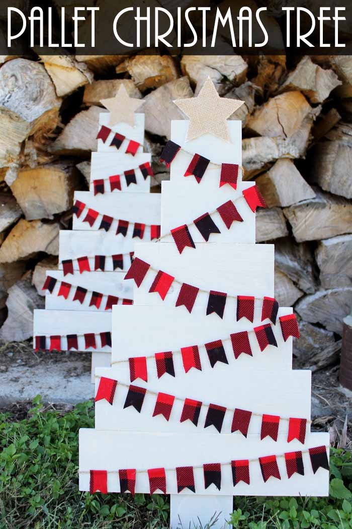 DIY Pallet Christmas Tree. 