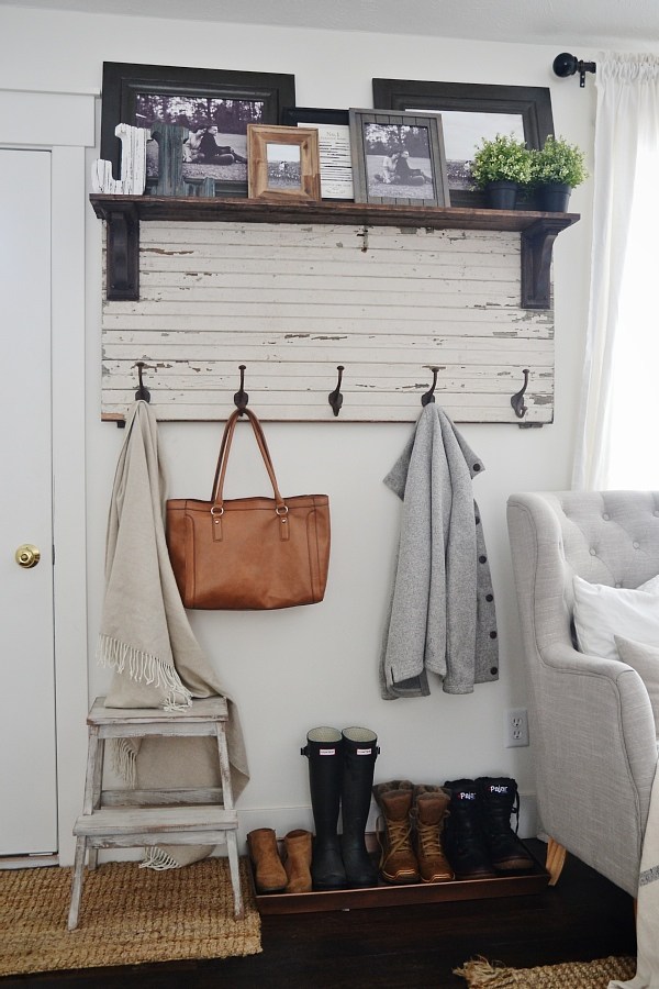 DIY Rustic Coat Rack.