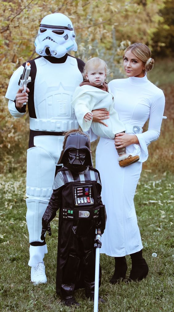 25+ Family Halloween Costumes 2017