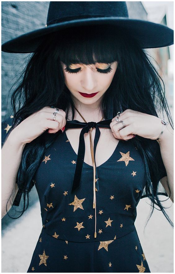 20 Witch Costumes And DIY Ideas 2017