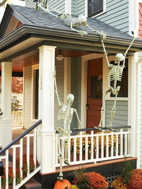 Skeletons Halloween Front Door Decor.