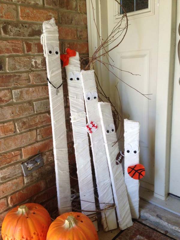 Halloween Pallet Mummies.