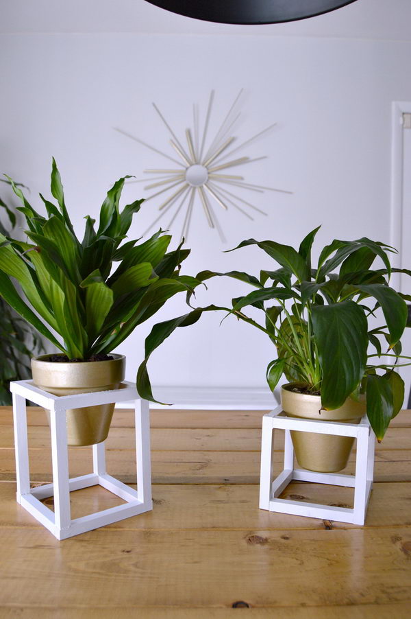 DIY Modern Cube Plant Stand . 