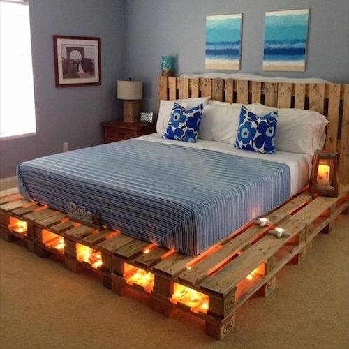 Wood Pallet Bed with Lights. 